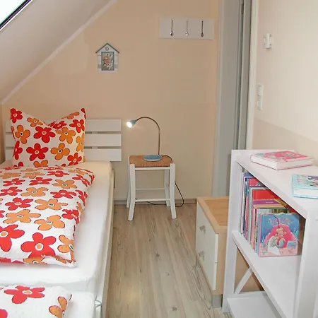 Feriehus Morgenstern In Mit Kamin Und Garten Baabe